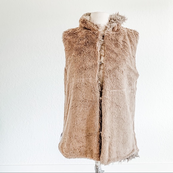 Faux Fur Vest (Reversible) - Picture 8 of 12
